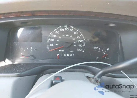 2001 Lincoln Town Car Executive from USA, damaged, VIN 1L1FM81W51Y642990